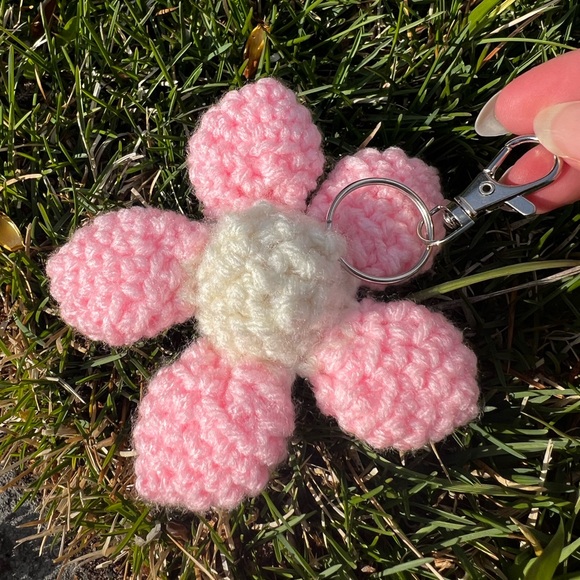 3/$20 Hand Crocheted Springtime Daisy Flower Keychain! - Picture 11 of 17